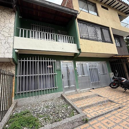 Road Living Home Medellín Kültér fotó